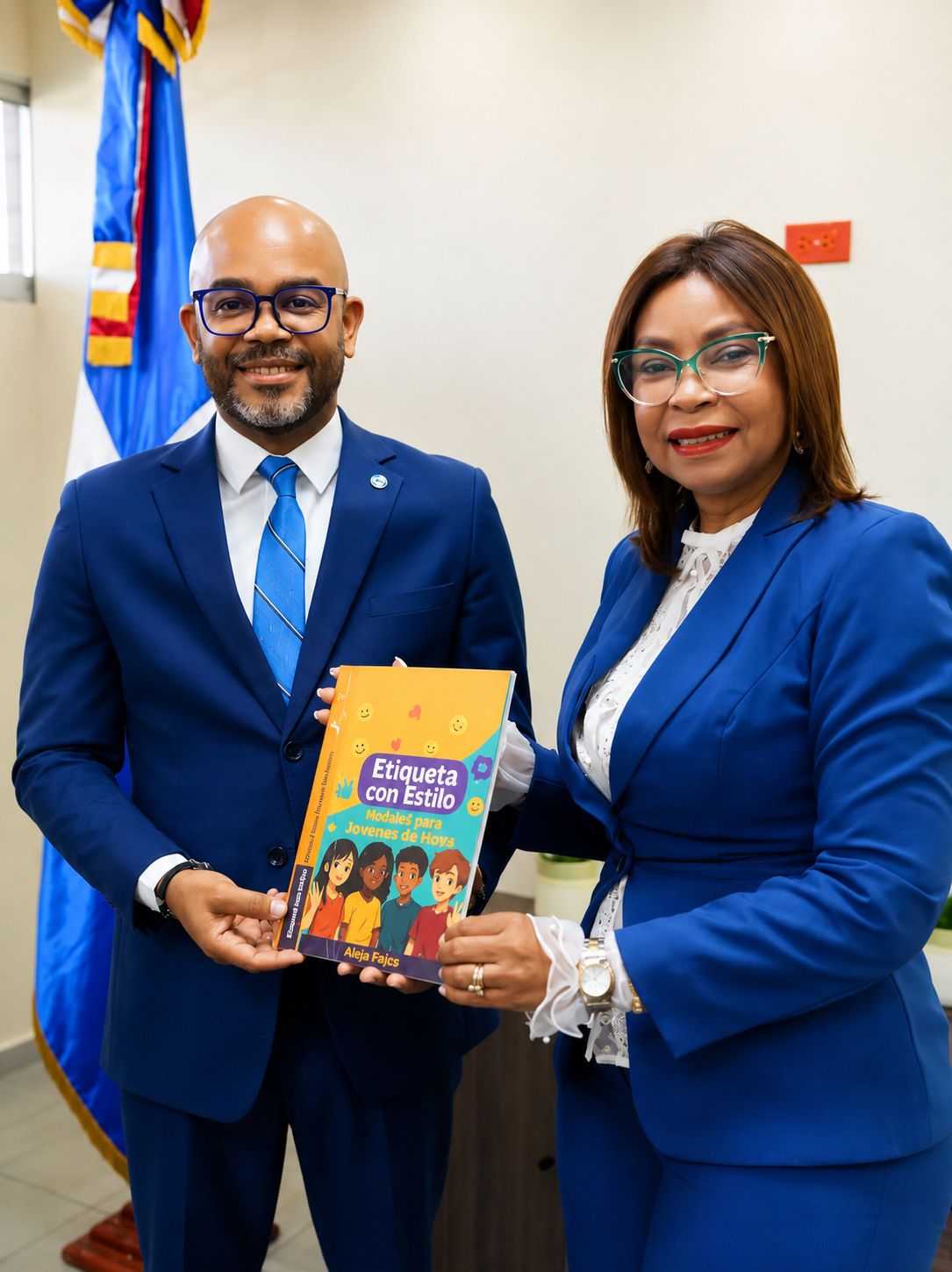 EDUM&Aacute;S y autora Aleja Flores formalizan acuerdo para la difusi&oacute;n educativa de la obra &ldquo;Etiqueta con Estilo, Manual para J&oacute;venes Brillantes&rdquo;
