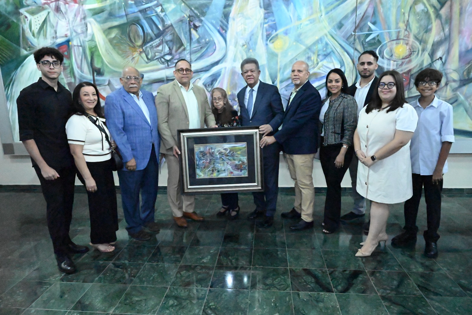 Funglode celebra el legado universal de Ram&oacute;n Oviedo con la exposici&oacute;n &ldquo;Oviedo: Di&aacute;logo &iacute;ntimo&rdquo;.