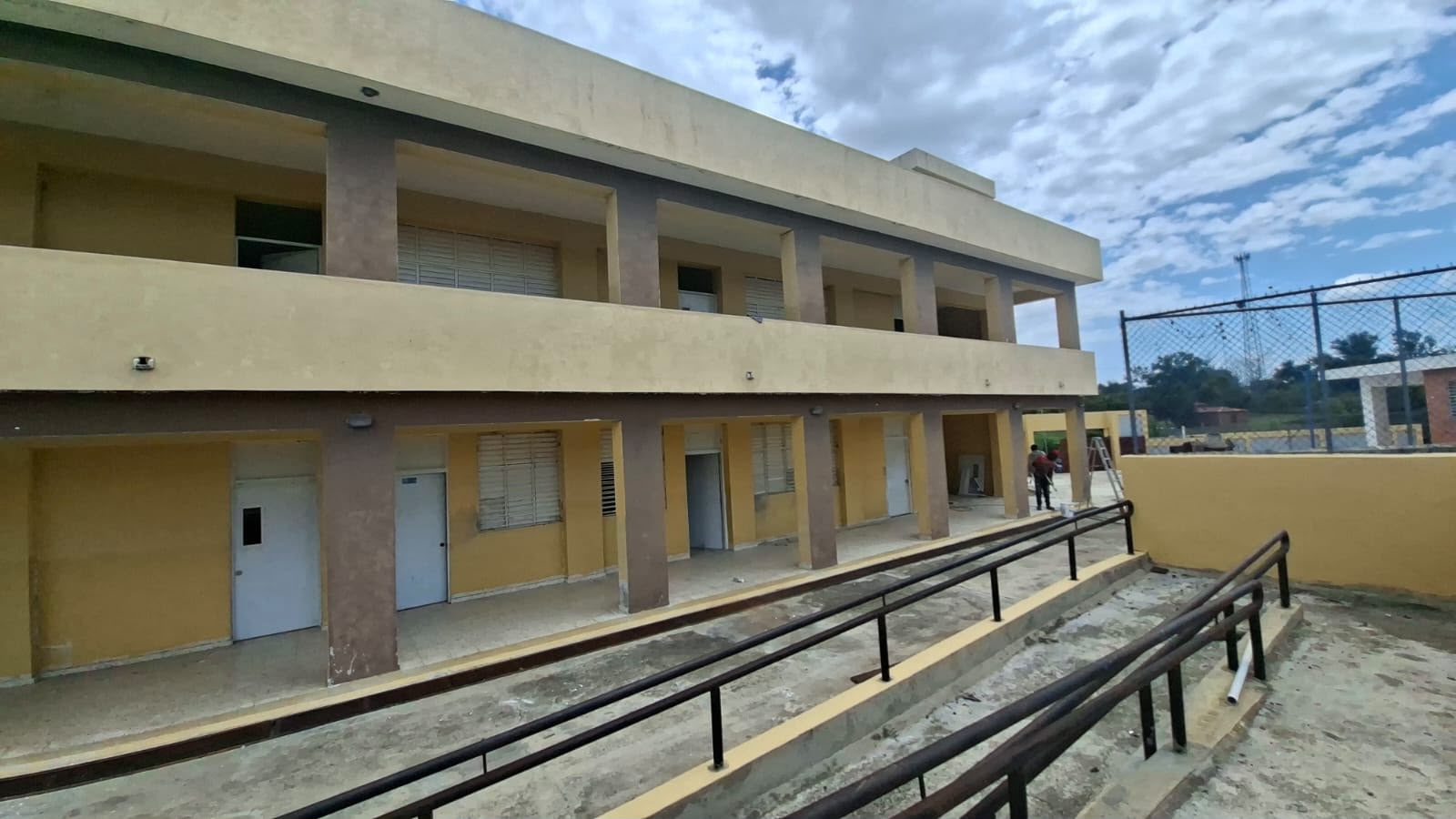 Infraestructura Escolar da toques finales a construcci&oacute;n de nuevo Liceo en Guayajayuco, El&iacute;as Pi&ntilde;a para incorporarlo al nuevo a&ntilde;o escolar