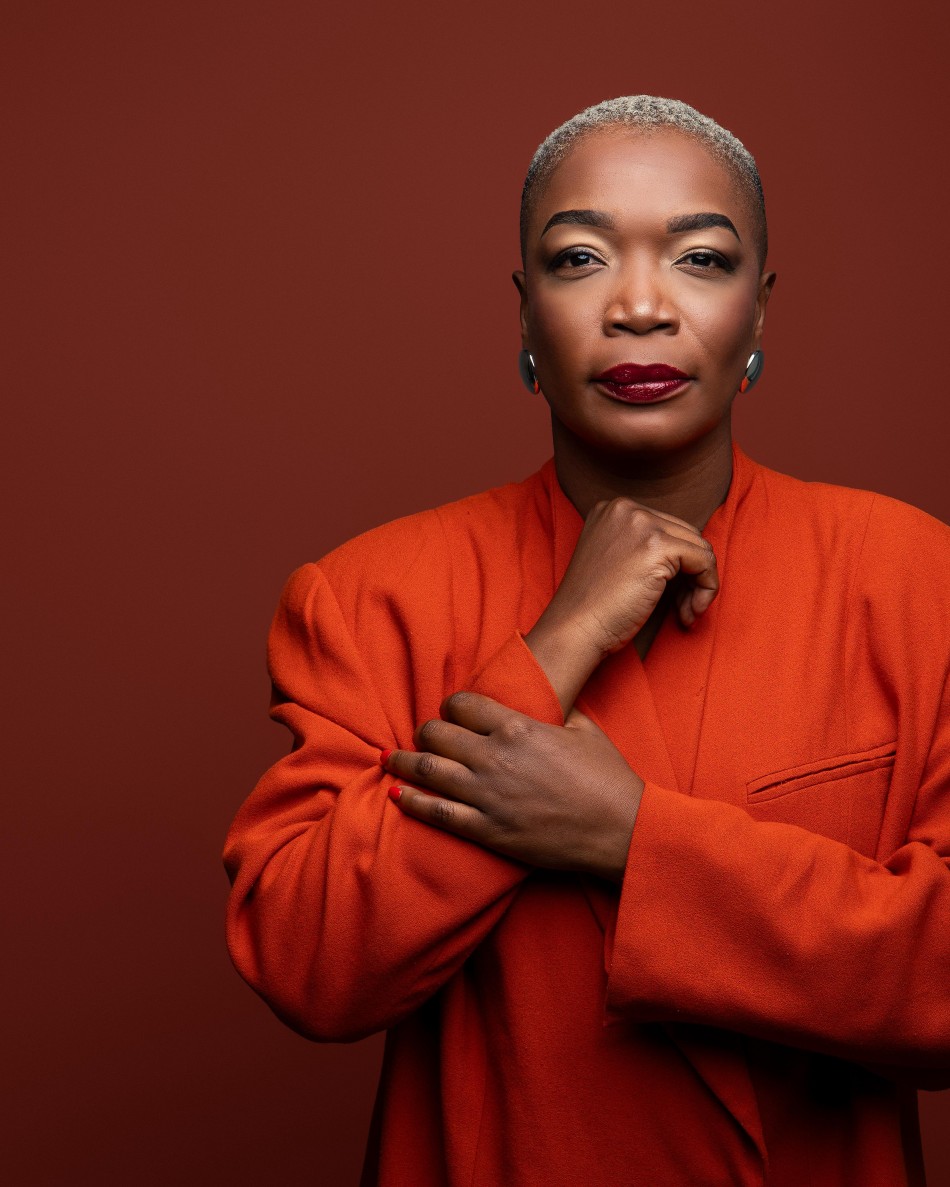 Savina Felix lanza su más reciente tema “No Me Postraré Ante Otro Dios”