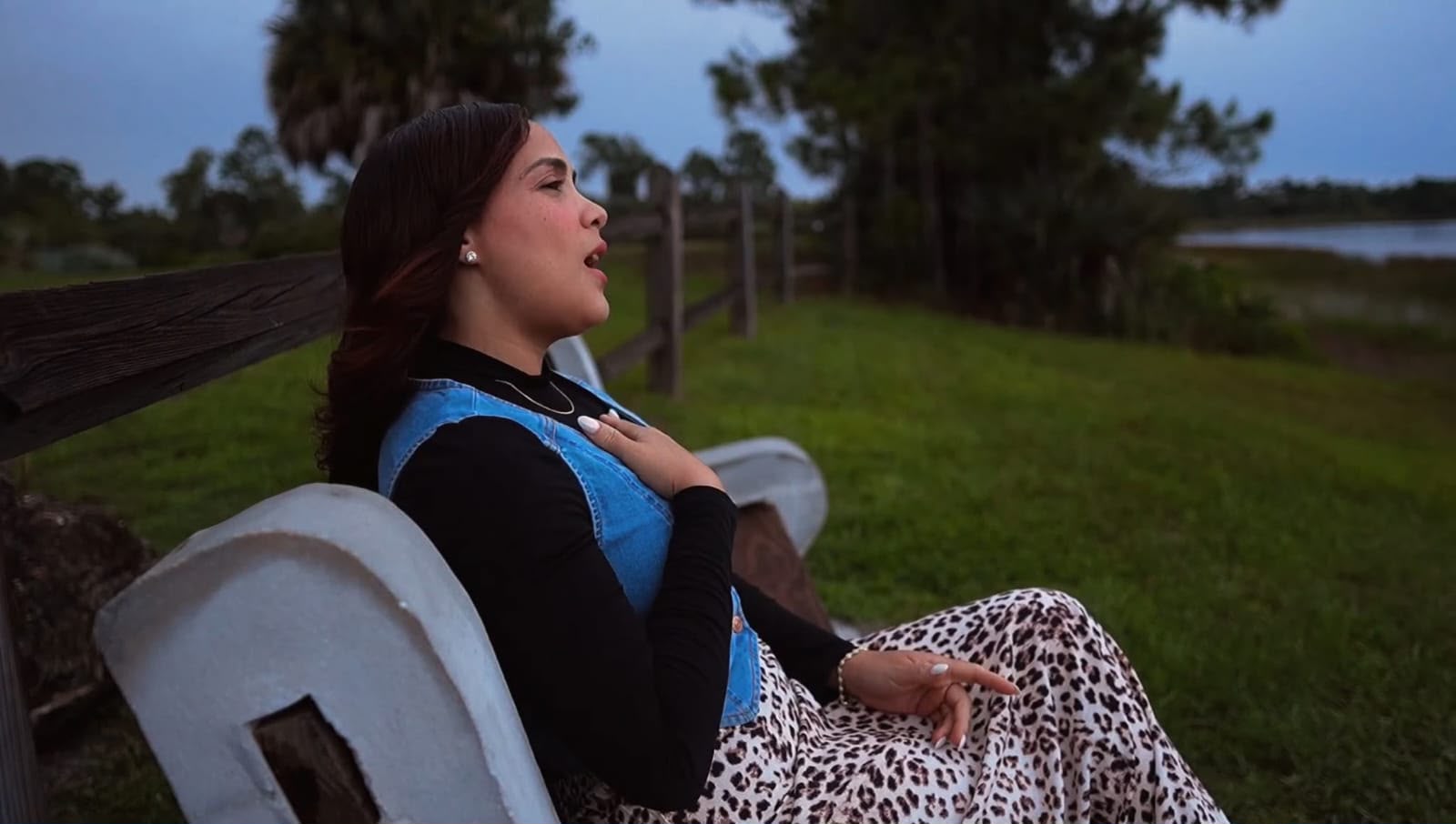 Jessica Aquino estrena el video oficial de &laquo;Te Prefiero A Ti&raquo;, una producci&oacute;n de Var&oacute;n Film Producer