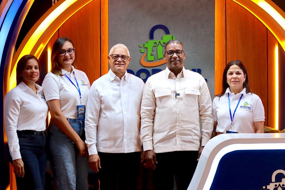 IDOPPRIL orienta a asistentes en Expo Vega 2026 para prevenir riesgos laborales