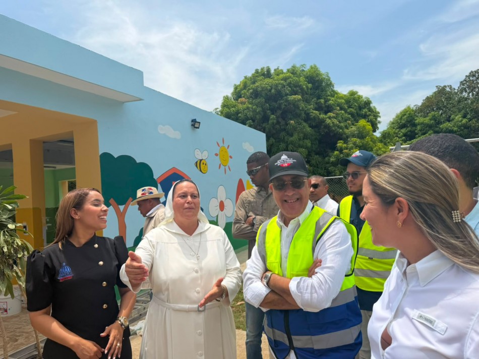 Más de 35 nuevas aulas incorporadas y 31 escuelas rehabilitadas para el nuevo año escolar en Mao, Valverde