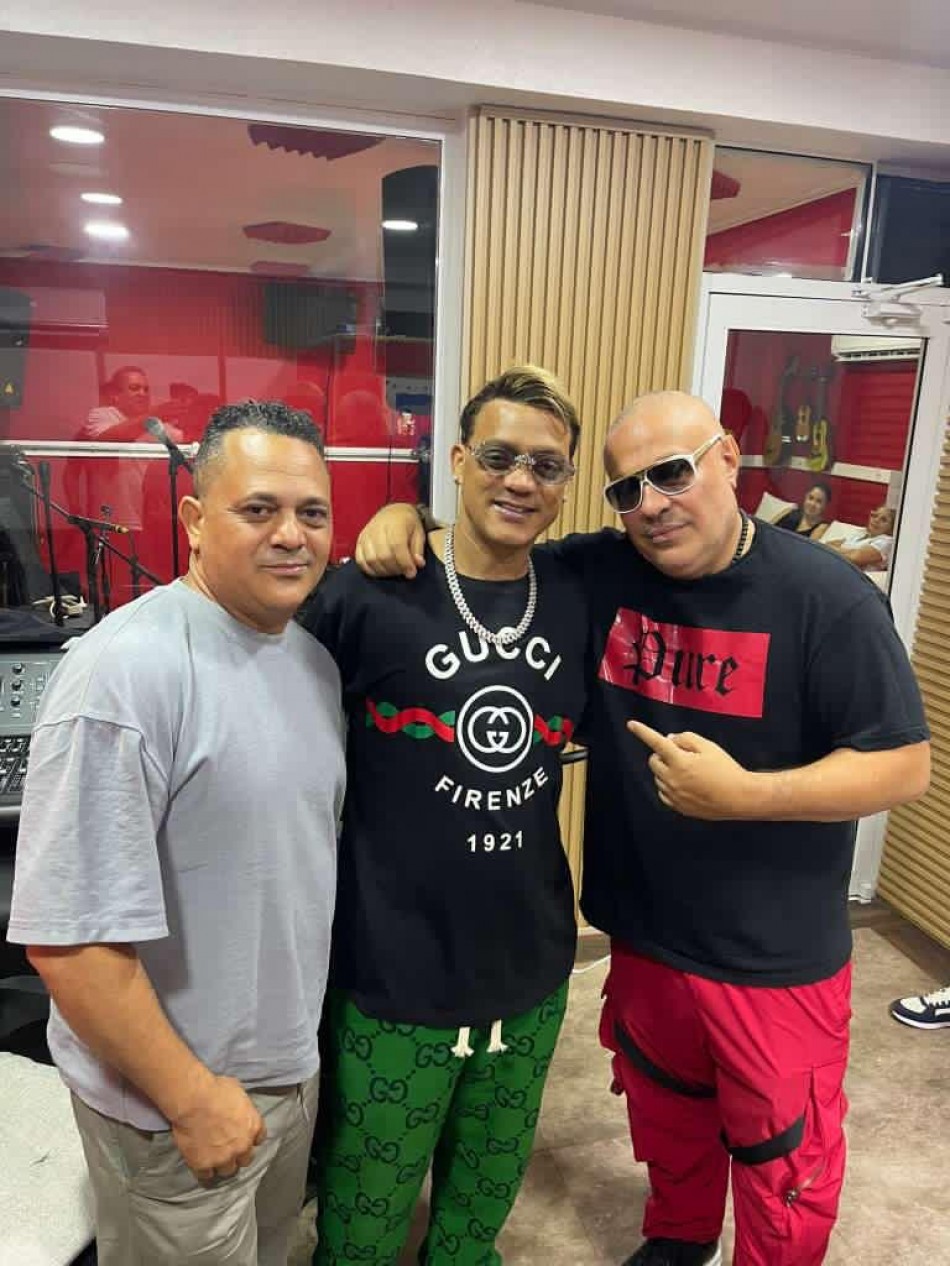 Fray Mart&iacute;nez y Kiko Rodr&iacute;guez unen fuerzas en   "Por qu&eacute; me enamor&eacute; yo de ti" de la mano de Cerro Music Group