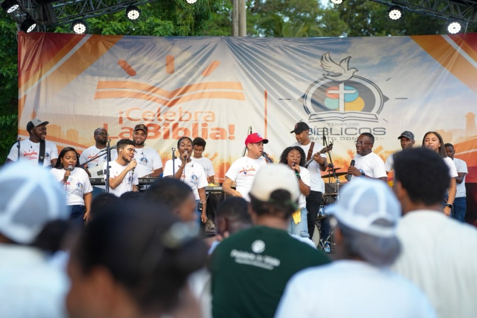 Cientos de personas se unen en Santo Domingo Este para exaltar la Palabra de Dios en la marcha caravana &ldquo;Celebra la Biblia 2026&rdquo;