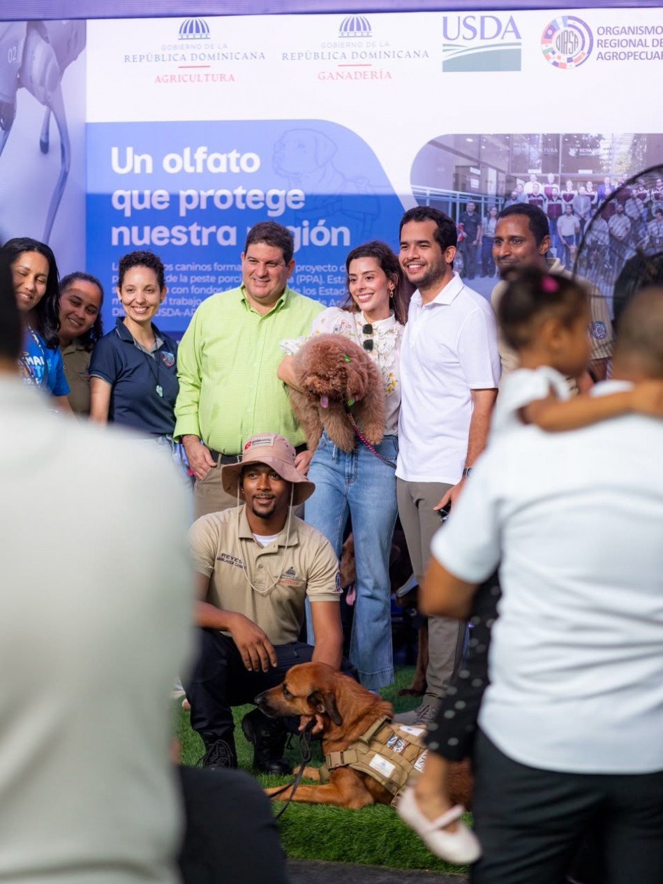 Omar Fernández dona veterinaria móvil para rescate y atención de animales desamparados