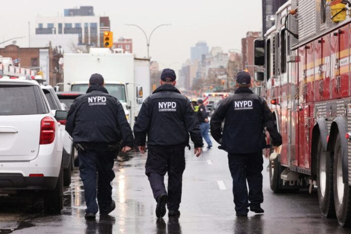 16 heridos, 8 de bala, en tiroteo en metro NY