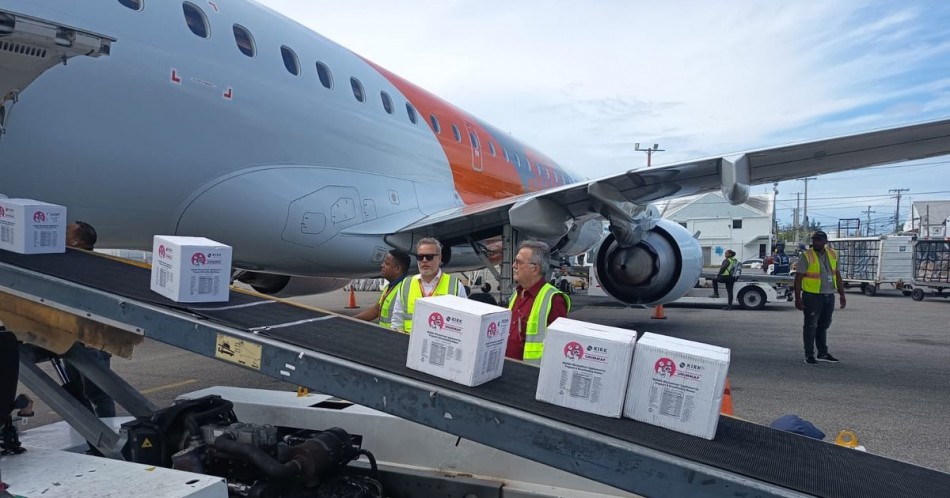 Rep&uacute;blica Dominicana env&iacute;a ayuda humanitaria a Cuba