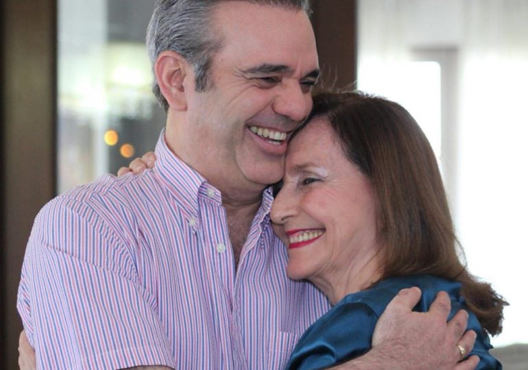 Madre del presidente Abinader est&aacute; ingresada en CEDIMAT