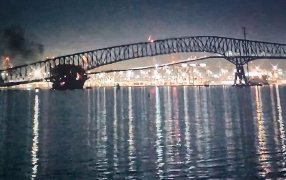  Puente de Baltimore se parti&oacute; y derrumb&oacute; luego de que un barco portacontenedores se estrell&oacute; contra la infraestructura 