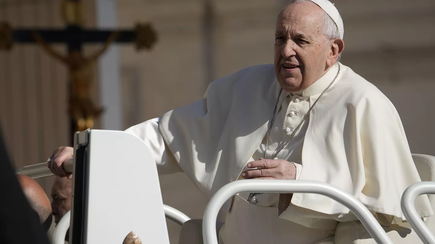 Papa Francisco asegura que Juan Pablo II ha sido objeto de conjeturas "ofensivas e infundadas"