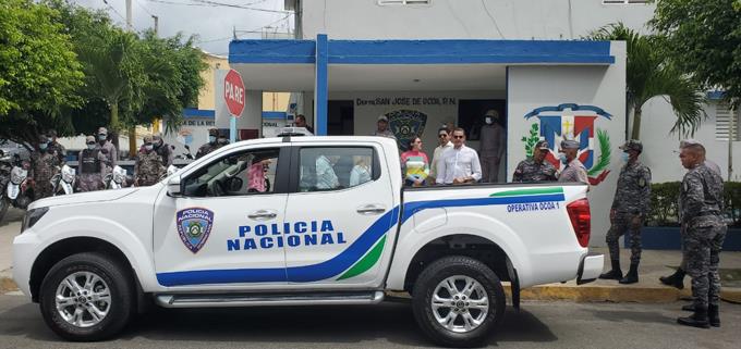 Agentes de la Polic&iacute;a Nacional sorprende  a delincuentes mientras asaltaban una farmacia en la Avenida Charles de Gaulle
