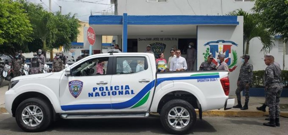Agentes de la Policía Nacional sorprende a delincuentes mientras asaltaban una farmacia en la Avenida Charles de Gaulle
