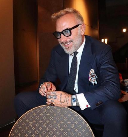 Gianluca Vacchi, en batalla legal por presunto maltrato y hacer trabajar m&aacute;s de 20 horas