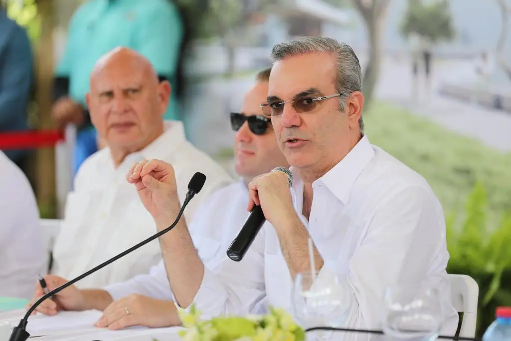 Gobierno invertir&aacute; RD$749 MM en entrada y malec&oacute;n de Saman&aacute;
