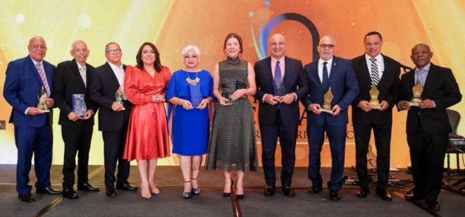 Acroarte entrega el premio al M&eacute;rito Period&iacute;stico