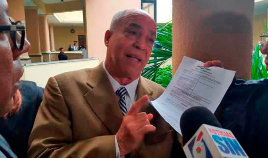 Ministerio dice ha presentado m&aacute;s de 600 pruebas contra abogado