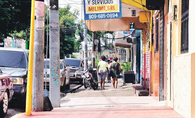 La delincuencia y altos precios castigan familias de Villa Juana