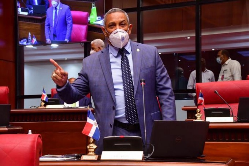 Franklin Romero ser&iacute;a el nuevo vocero del PRM en el Senado