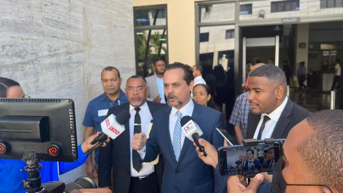 Senador demanda al Ministerio de Energ&iacute;a y Minas por no presentar documentos solicitados