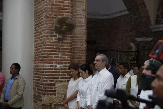 Abinader pide a la Virgen de Las Mercedes que le ayude a guiar el pa&iacute;s