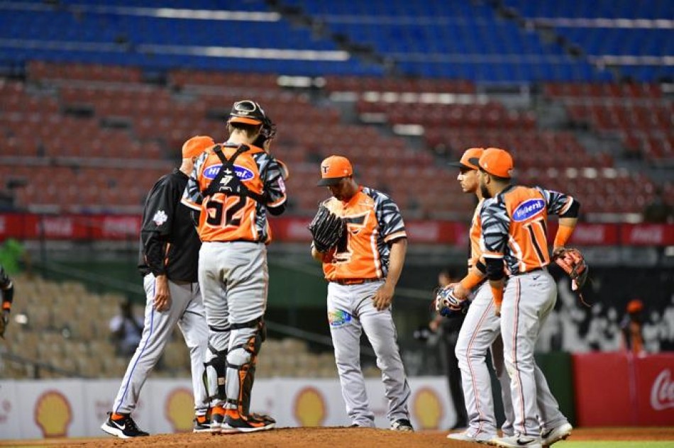 Los Toros del Este fijan rotaci&oacute;n y alineaci&oacute;n con mucha profundidad