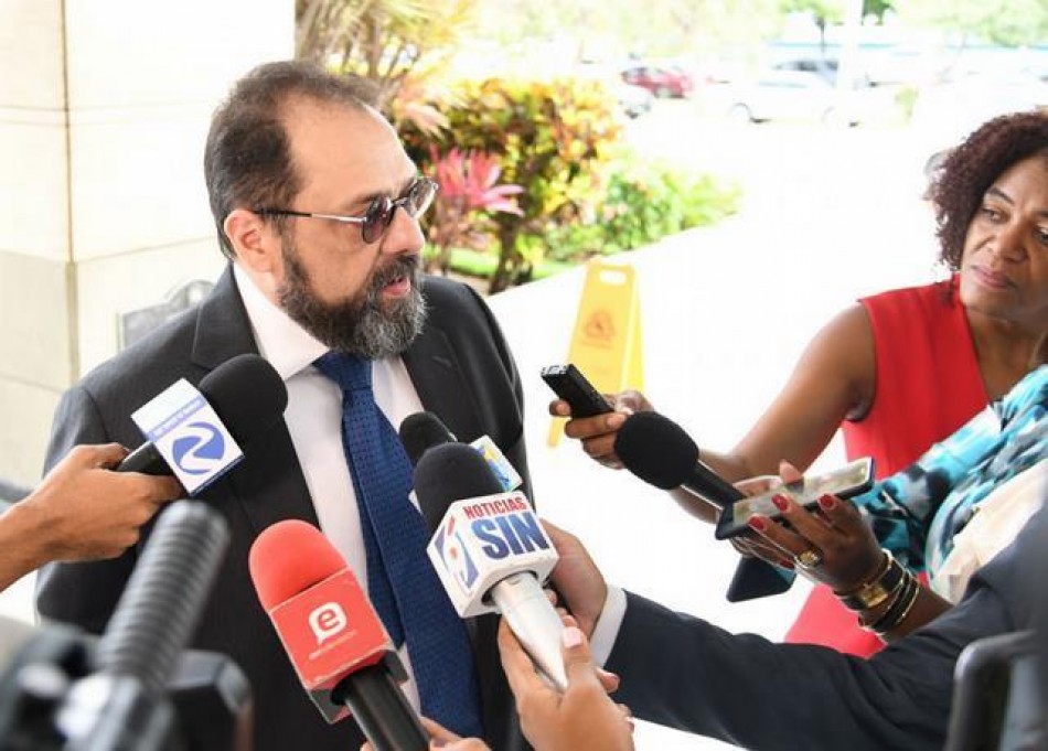 Asaltan a exsubadministrador del Banreservas en su departamento