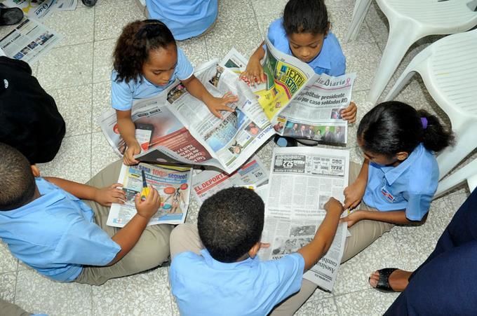 Los libros, el dolor de cabeza de Educaci&oacute;n