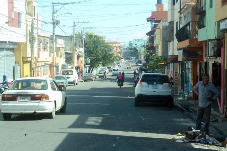 Operativos de la Policía ponen en desacuerdo a residentes del Gran Santo Domingo