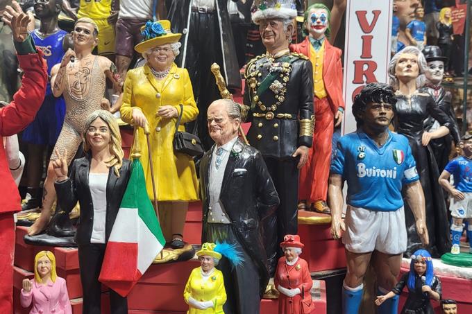 Isabel II, la figura m&aacute;s codiciada en la tradici&oacute;n del pesebre napolitano