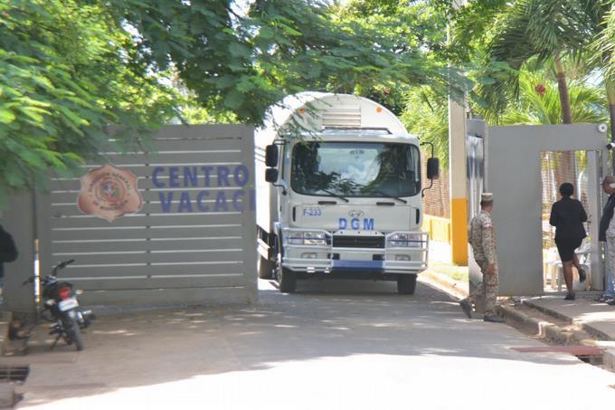 Titular de Migraci&oacute;n verifica operaciones en Centro de Haina