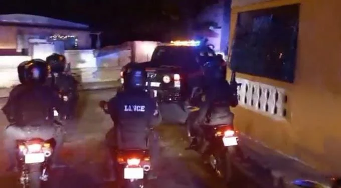 Director de la Polic&iacute;a encabeza patrullaje en Los Alcarrizos durante la madrugada de Navidad