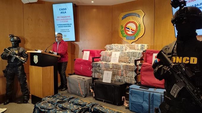 Capturan hombre vinculado al decomiso de 197 paquetes de coca&iacute;na en el AILA