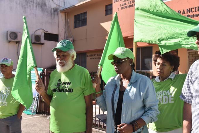 Miembros de la Marcha Verde se manifiestan frente al Palacio de Justicia a espera de decisi&oacute;n en caso Antipulpo