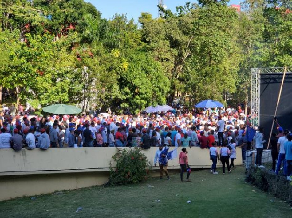 Movimiento "Más Cambio" del PRM pide reelección de Luis Abinader
