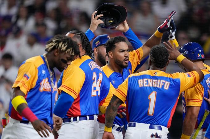 RD cae 5-1 ante Venezuela En su primer choque en el Cl&aacute;sico Mundial