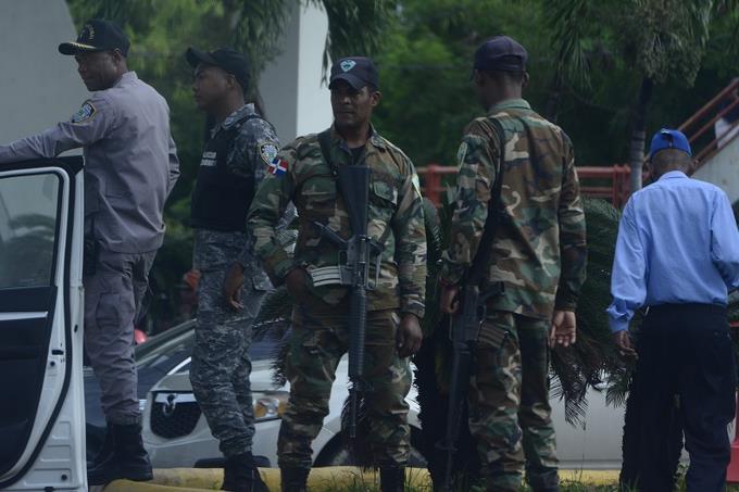 Ministerio de Defensa establece el plan 'Hur&oacute;n' durante el  paro de transportistas