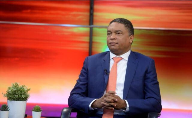 Senador Ivan Lorenzo: PRM tendr&aacute; tambi&eacute;n que comprar bots para reformar constituci&oacute;n