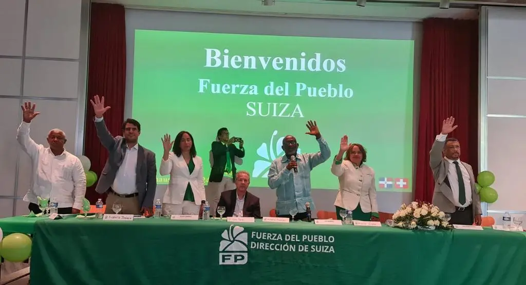 El gobierno dominicano &ldquo;tiene visi&oacute;n de cangrejo, toma una medida y al otro d&iacute;a la deshace&rdquo;, dice Antonio Flori&aacute;n desde Europa