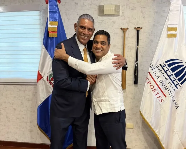 Kelvin Cruz se reúne con Chu Vásquez tras declaraciones sobre la militancia de David Collado en el PRM