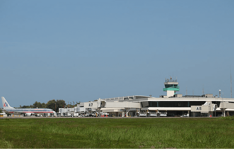 Posponen vuelo por falsa alarma en Aeropuerto Int. Gregorio Luper&oacute;n, Se activaron todos los protocolos de seguridad