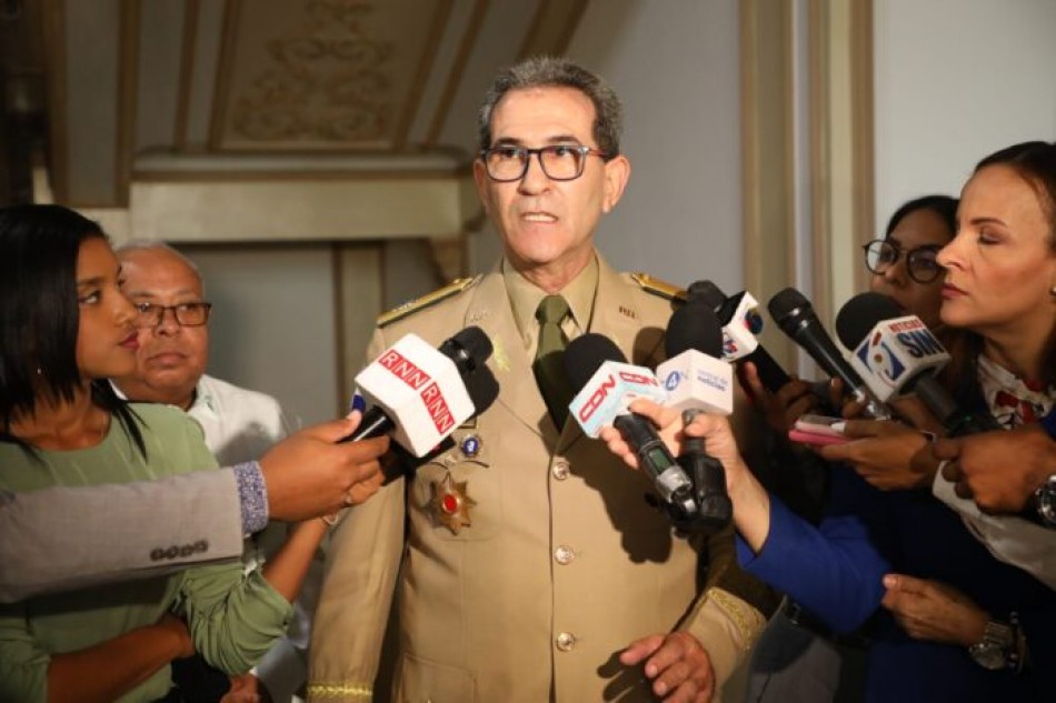 Ministro de Defensa asegura frontera dominicana est&aacute; resguardada