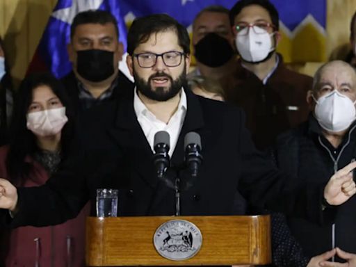 Disparan a chofer de la guardia presidencial de Boric y roban auto oficial