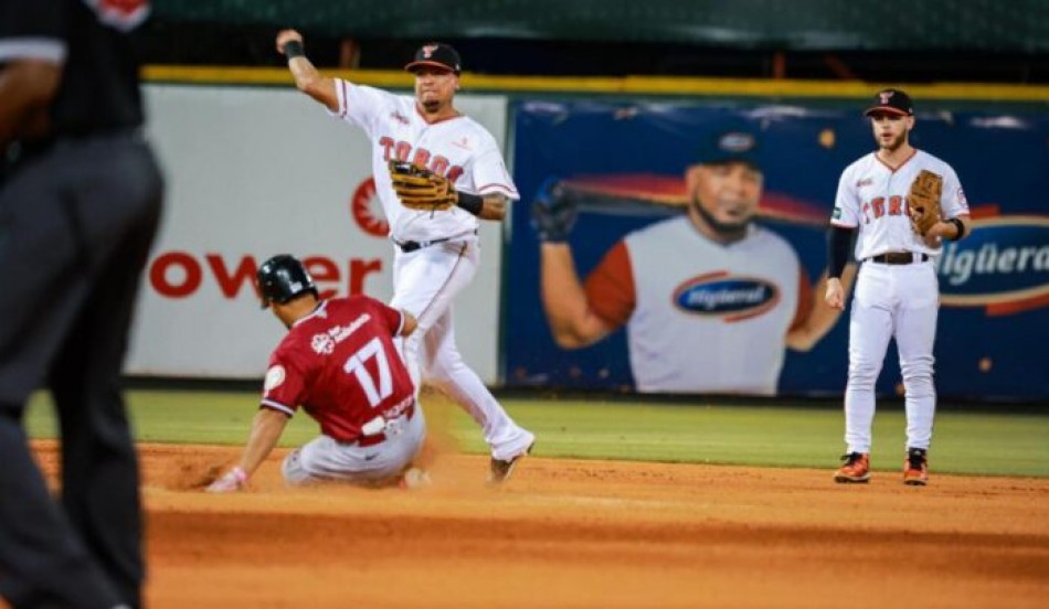 Gigantes detienen racha de los Toros y logran su primera victoria del Round Robin