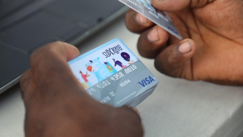 Apresan seis por estafa millonaria a Administradora de Subsidios Sociales