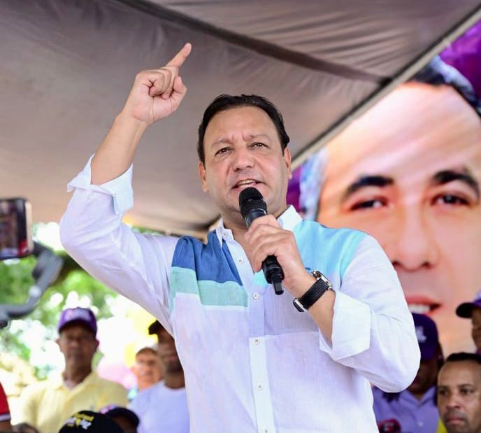 Abel en Bayaguana: &laquo;La reelecci&oacute;n no va, que no se antoje&raquo;