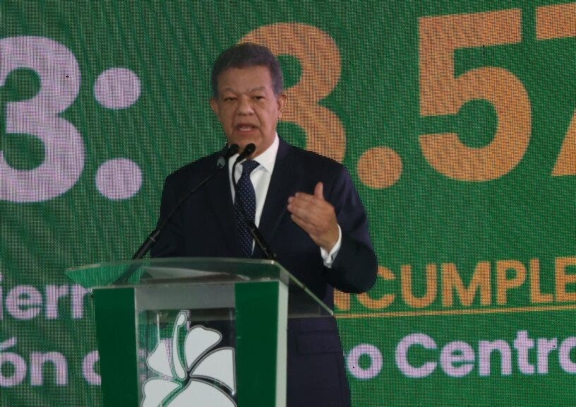 Leonel Fern&aacute;ndez afirma altos precios son una desgracia nacional