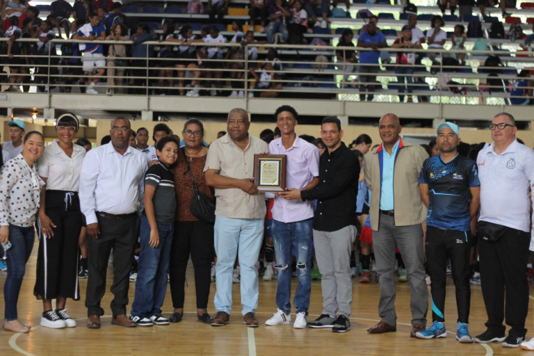 Inauguran 4ta edici&oacute;n Torneo Voleibol Los Alcarrizos 2025