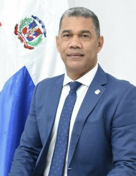 Otro m&aacute;s que se va: Diputado Domingo de Le&oacute;n renunciar&aacute; del PLD y pasar&aacute; a la Fuerza del Pueblo