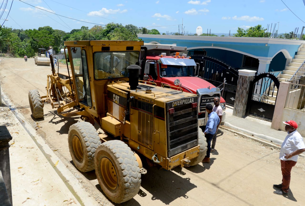 Obras P&uacute;blicas invierte alrededor de 3 millones en obras en Duarte